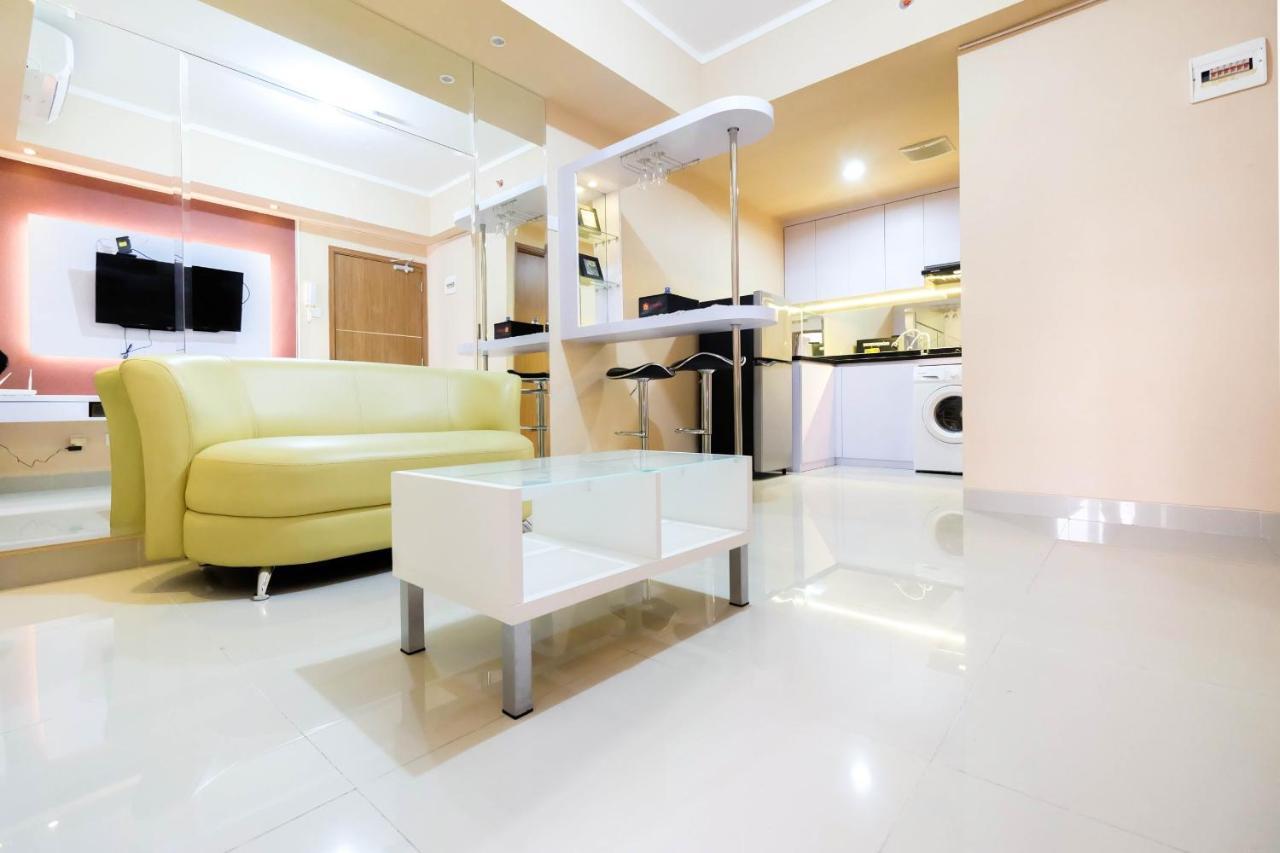 Apartemen Bright And Stylish 1br The Oasis Cikarang By Travelio